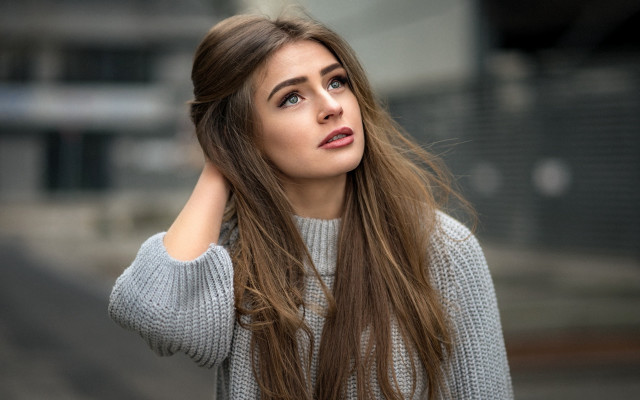 Woman long hair bokeh portrait free wallpaper for desktop - medium preview image