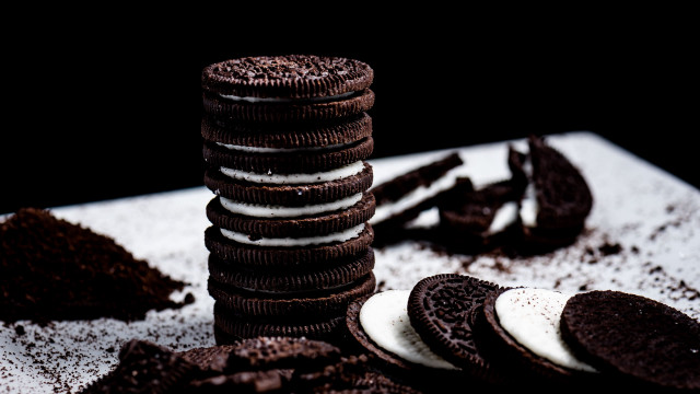 Cookies oreo powdered sugar chocolate free wallpaper for desktop - medium preview image
