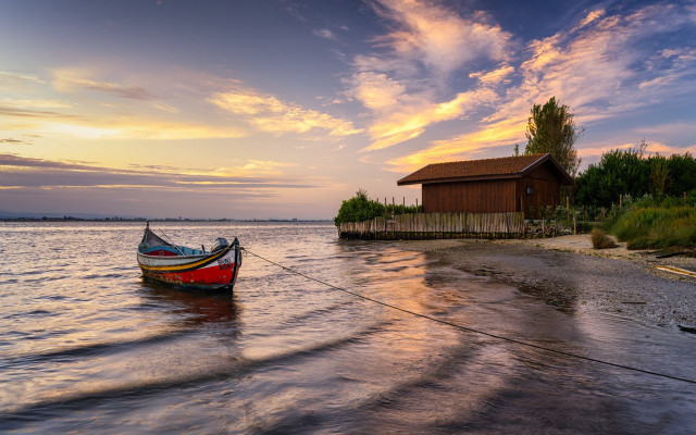 Lake dock boat sunset horizon free wallpaper for desktop - medium preview image