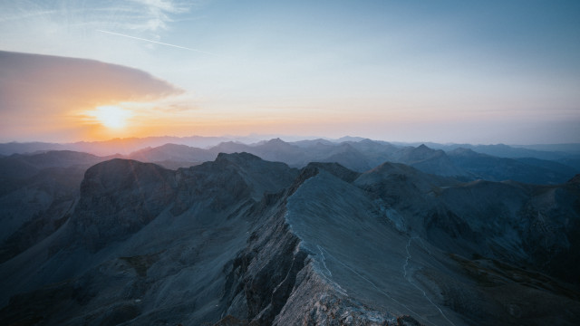 Mountain range sunset plane view free wallpaper for desktop - medium preview image