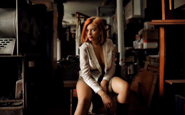 Woman sitting clock room portrait free wallpaper for desktop - medium preview image