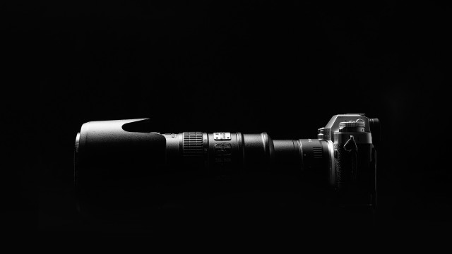 Camera lens dark flash macro free wallpaper for desktop - medium preview image