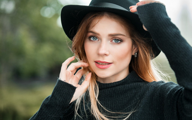 Black hat sweater blonde portrait free wallpaper for desktop - medium preview image