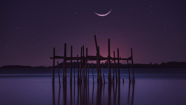 Full moon water dock crescent free wallpaper for desktop - medium preview image