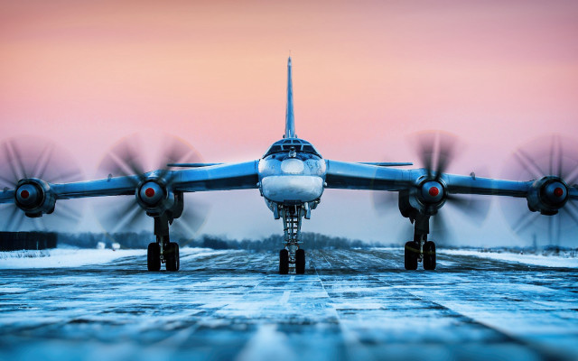 Propeller plane runway dusk sunset free wallpaper for desktop - medium preview image