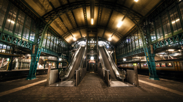 Train station large escalator center free wallpaper for desktop - medium preview image