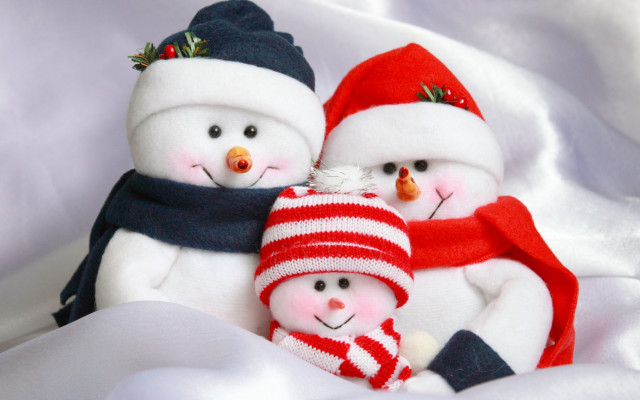 Three snowmen hats scarves painting free wallpaper for desktop - medium preview image