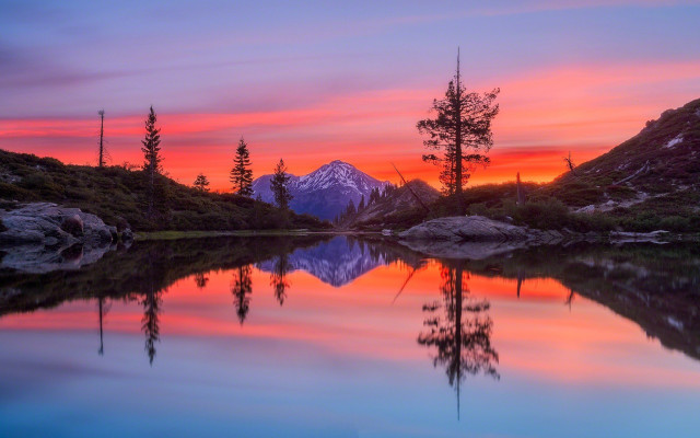 Mountain lake reflection sunset pink free wallpaper for desktop - medium preview image