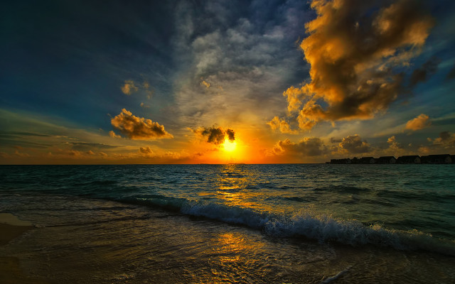 Sunset ocean clouds shore beach free wallpaper for desktop - medium preview image