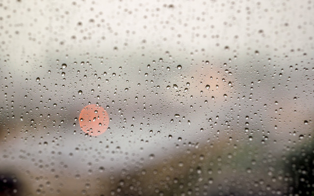 Rainy window red dot impressionism free wallpaper for desktop - medium preview image
