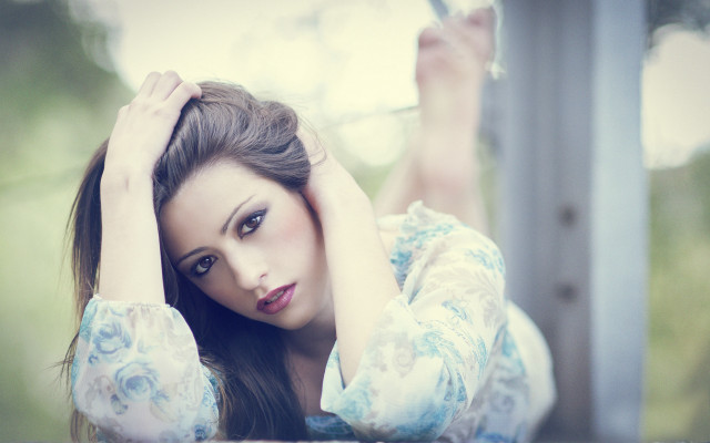 Aramenta longhair portrait blurry outdoors free wallpaper for desktop - medium preview image