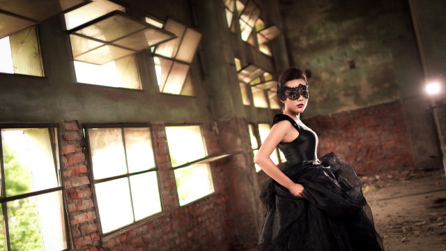 Woman black dress mask gothic free wallpaper for desktop - medium preview image