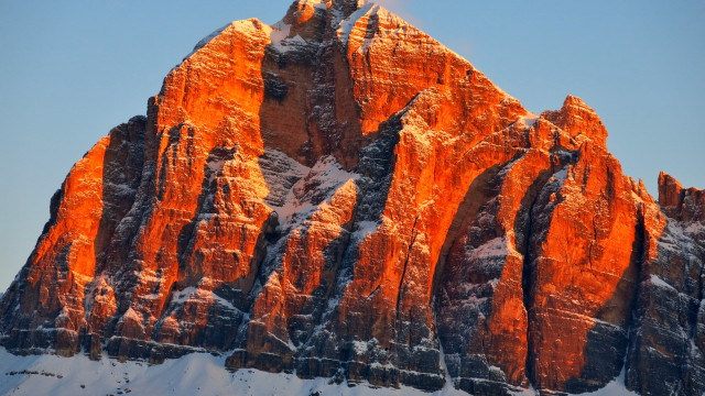 Mountain snow campfire fire flame free wallpaper for desktop - medium preview image