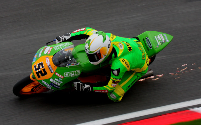 Motorcycle race track helmet jigsaw free wallpaper for desktop - medium preview image