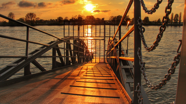 Boat dock sunset fence city free wallpaper for desktop - medium preview image