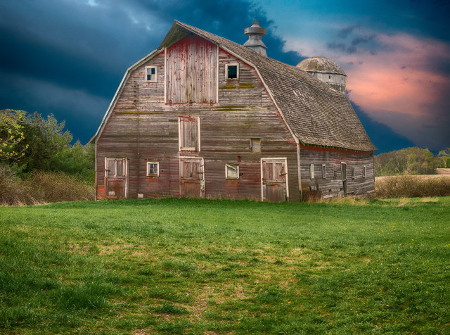 Barn window grass stormy sky free wallpaper for desktop - medium preview image