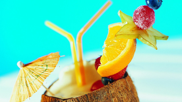 Fruit drink strawberries oranges blueberries free wallpaper for desktop - medium preview image