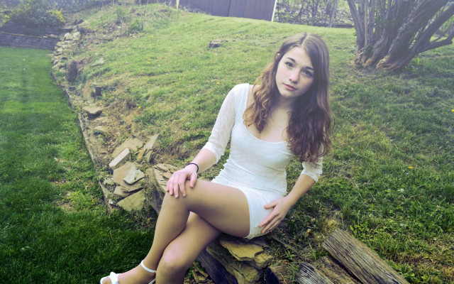 Woman park garden white dress free wallpaper for desktop - medium preview image