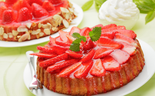 Cake strawberries plate fork knife #2 free wallpaper for desktop - medium preview image