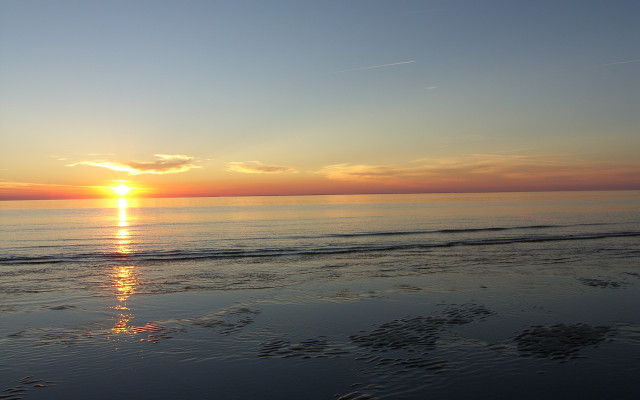 Sunset ocean beach surfboard mountain free wallpaper for desktop - medium preview image