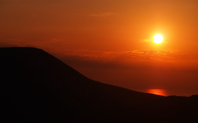 Sunset bird mountain water matte free wallpaper for desktop - medium preview image