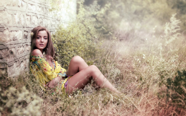 Anna hotchkis field tallgrass barelegs free wallpaper for desktop - medium preview image