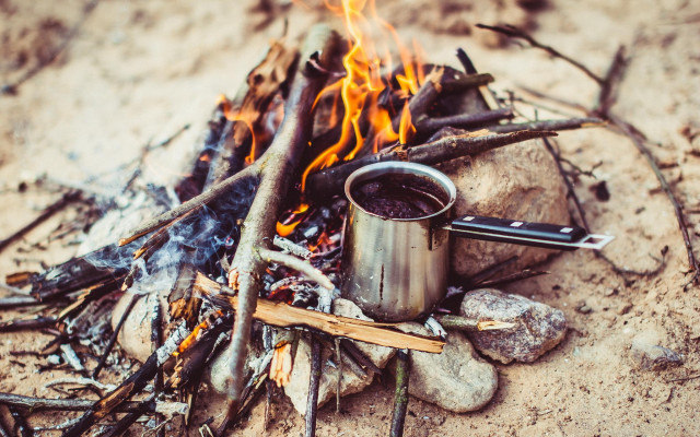 Campfire hot sauce flame autumn free wallpaper for desktop - medium preview image