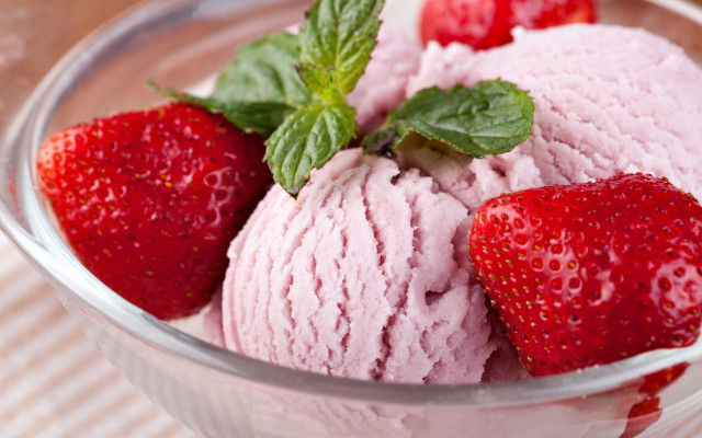 Ice cream strawberries mint closeup free wallpaper for desktop - medium preview image