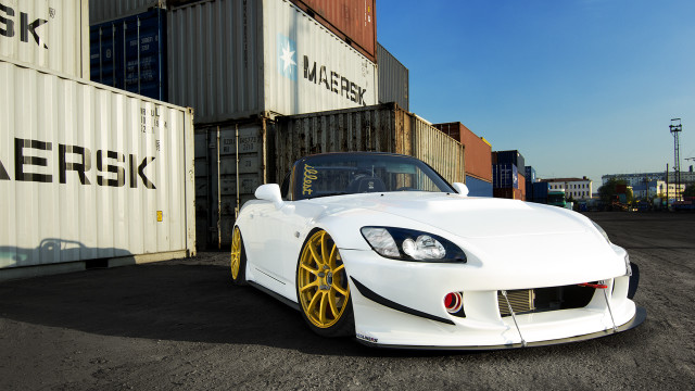 White sports car shipping container #3 free wallpaper for desktop - medium preview image