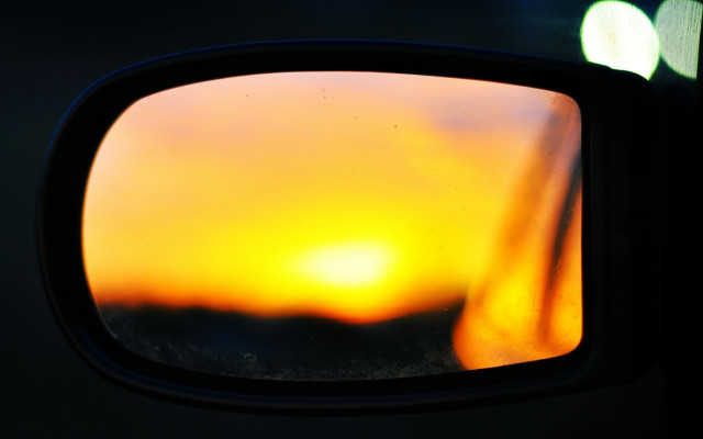 Rear view mirror sunset reflection free wallpaper for desktop - medium preview image