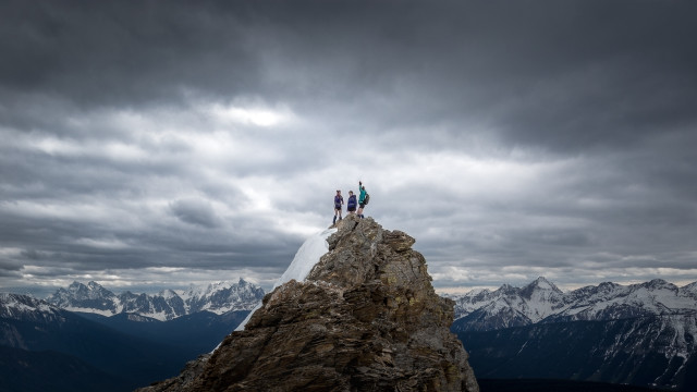 Mountain cliffs cloudy sky group free wallpaper for desktop - medium preview image