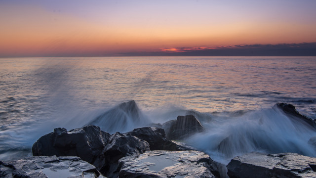 Rocky shore waves sunset pink free wallpaper for desktop - medium preview image