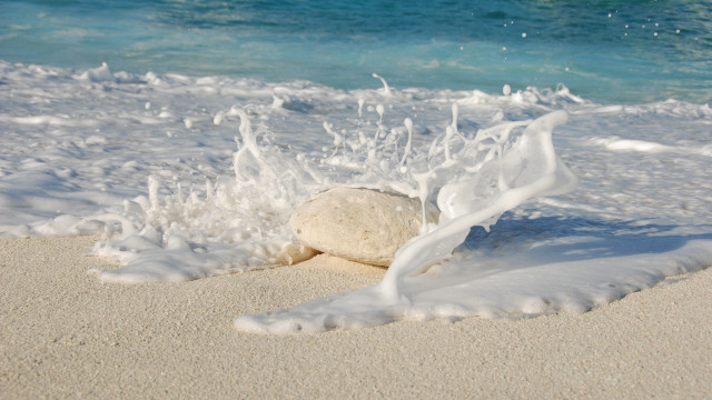 Beach rock waves sand ocean free wallpaper for desktop - medium preview image