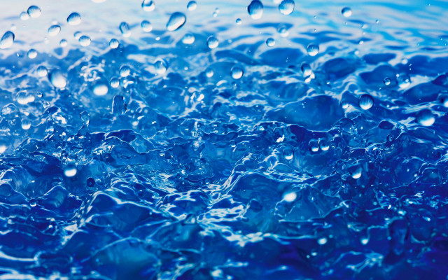 Blue water surface water drops free wallpaper for desktop - medium preview image