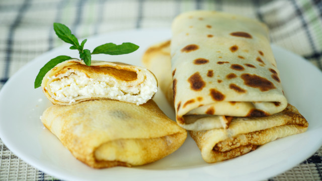 Plate crepe burrito green leaf free wallpaper for desktop - medium preview image