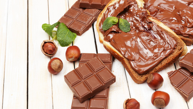 Bread chocolate spread nuts white free wallpaper for desktop - medium preview image