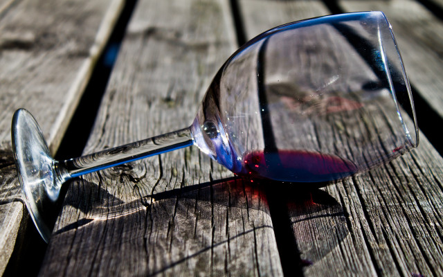 Wine glass wine bottle shallow free wallpaper for desktop - medium preview image