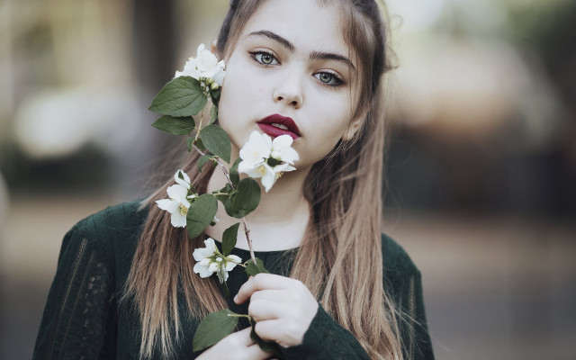 Elina karimova long hair flower free wallpaper for desktop - medium preview image