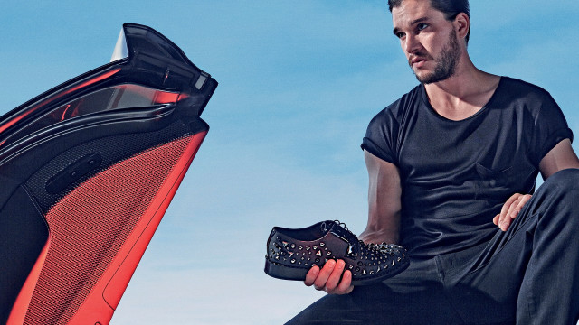 Man suitcase shoe bag blue free wallpaper for desktop - medium preview image