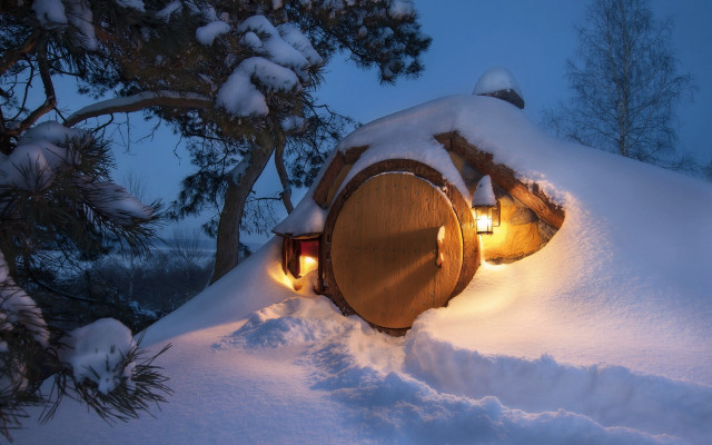 Snowy winter forest house tree free wallpaper for desktop - medium preview image