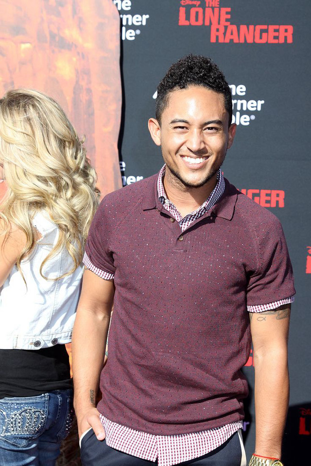 Man woman redcarpet loneranger denim free wallpaper for mobile - medium preview image