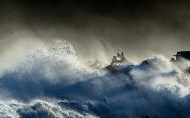 Stormy lighthouse wave people building free wallpaper for desktop - medium preview image