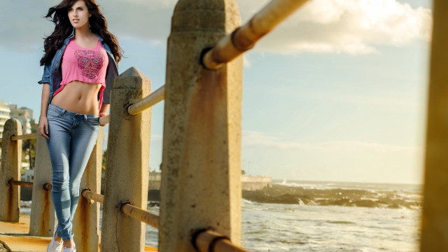 Woman pier ocean pink shirt free wallpaper for desktop - medium preview image