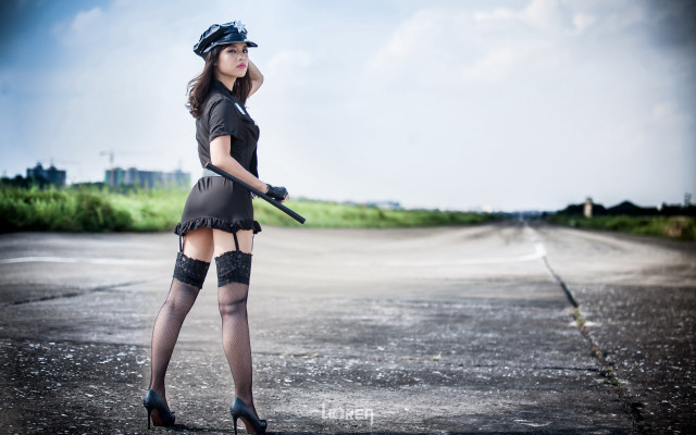 Woman hat skirt bat diesel free wallpaper for desktop - medium preview image