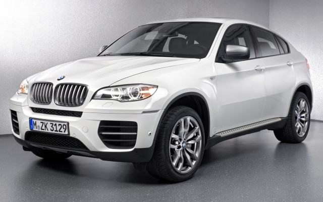 White bmw suv detailed vehicle free wallpaper for desktop - medium preview image