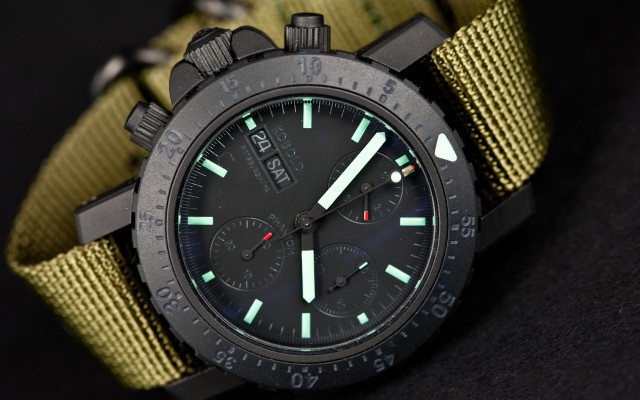 Green watch black surface matte free wallpaper for desktop - medium preview image