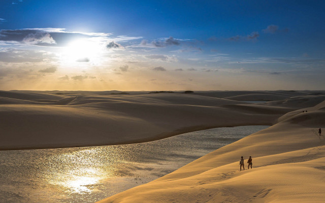 Desert people water sky mountains free wallpaper for desktop - medium preview image