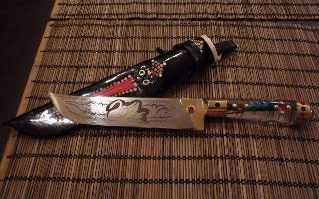 Decorative knife table airsbrush fine free wallpaper for desktop - medium preview image