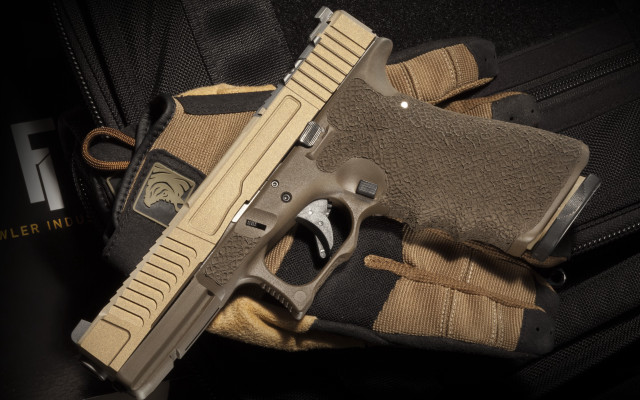 Gun glove logo precisionism stipple free wallpaper for desktop - medium preview image