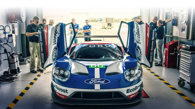 Ford racing car garage people free wallpaper for desktop - medium preview image
